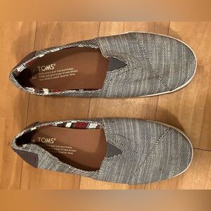 Toms Shoes in Grey